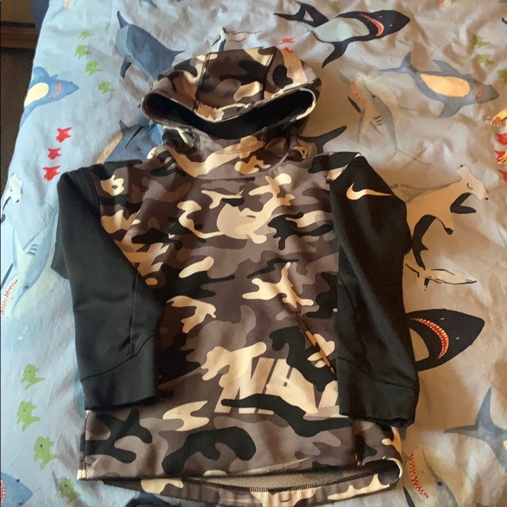 Nike hoodie size XS (5-6)